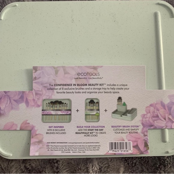 Ecotools Confidence in Bloom 9 Piece Brush and Tray set - Picture 2 of 2